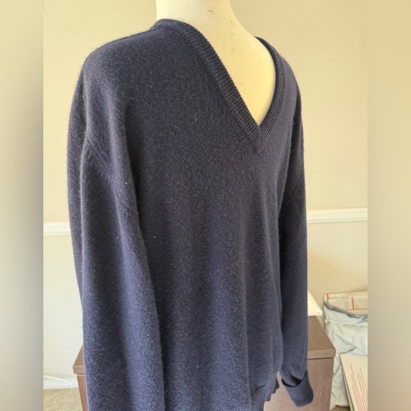 Clan Douglas (Nordstrom) Classic Cashmere V-Neck, XL, Blue. Made in Scotland. - Picture 2 of 8